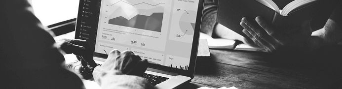 colleagues-working-desktop